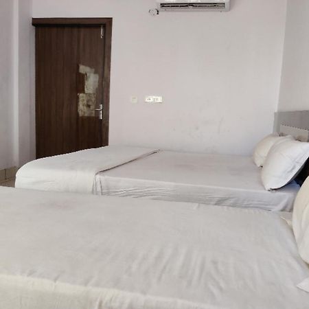 Oyo Hotel Laksh Kurukshetra Kültér fotó