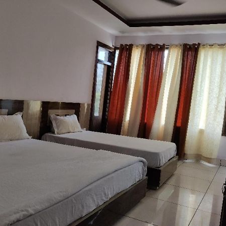 Oyo Hotel Laksh Kurukshetra Kültér fotó