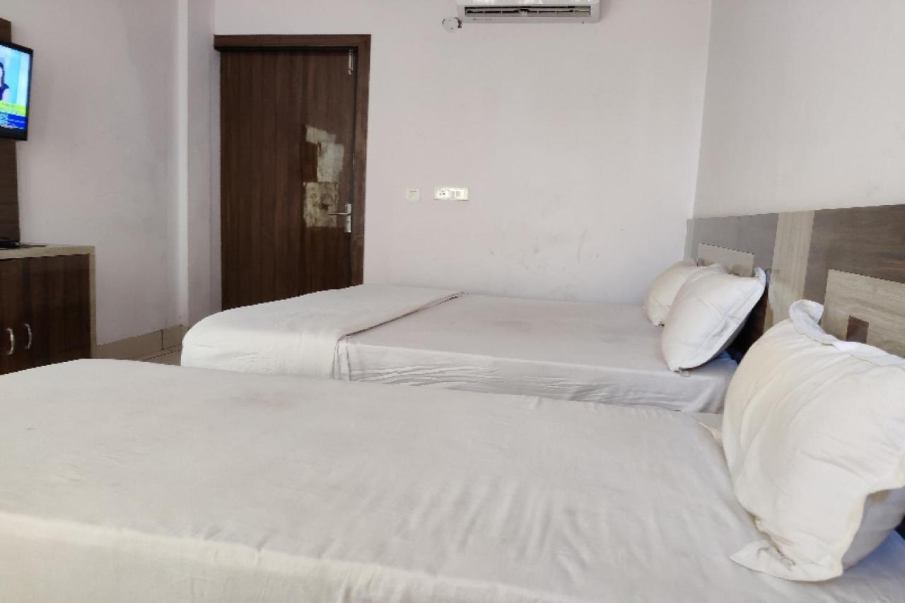 Oyo Hotel Laksh Kurukshetra Kültér fotó
