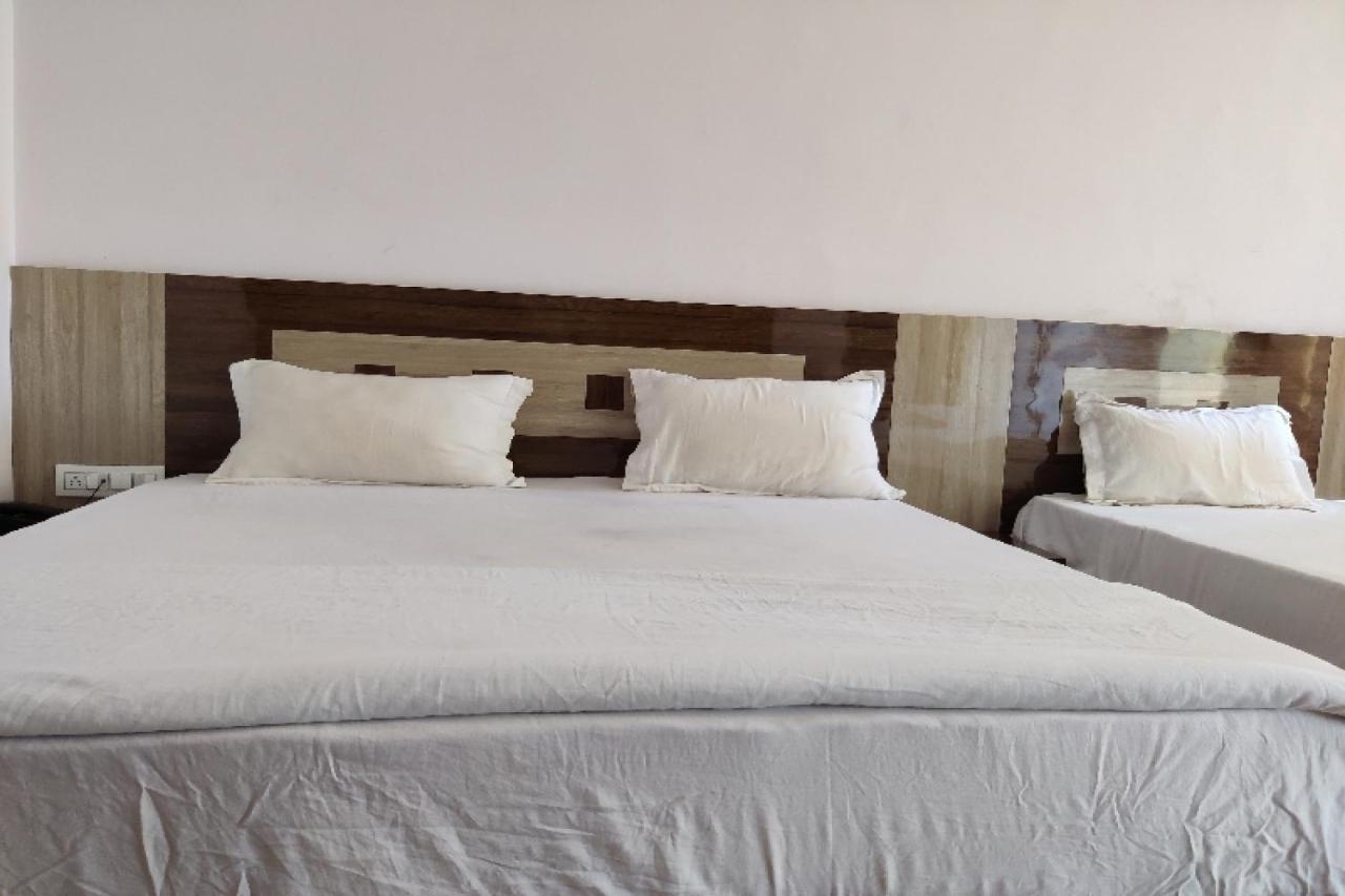 Oyo Hotel Laksh Kurukshetra Kültér fotó