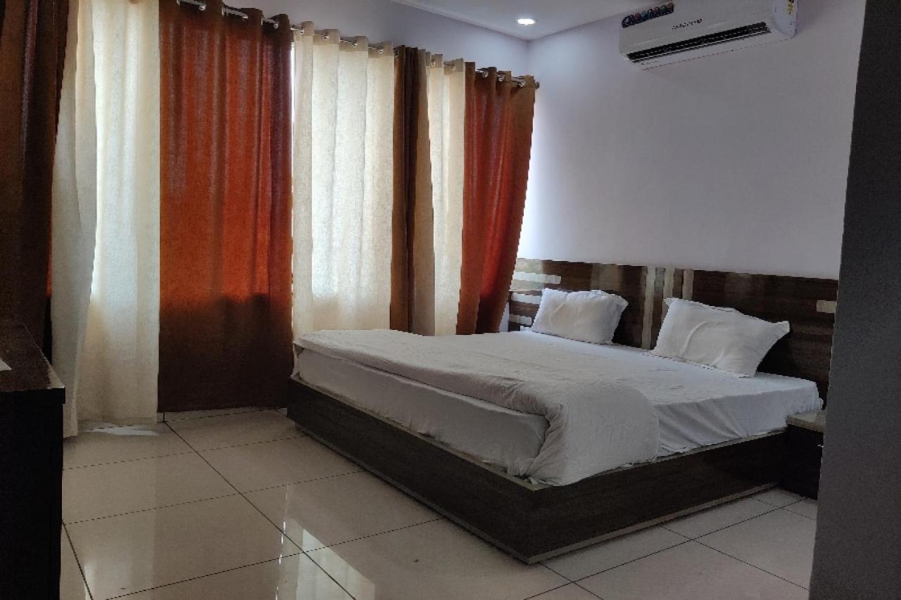Oyo Hotel Laksh Kurukshetra Kültér fotó
