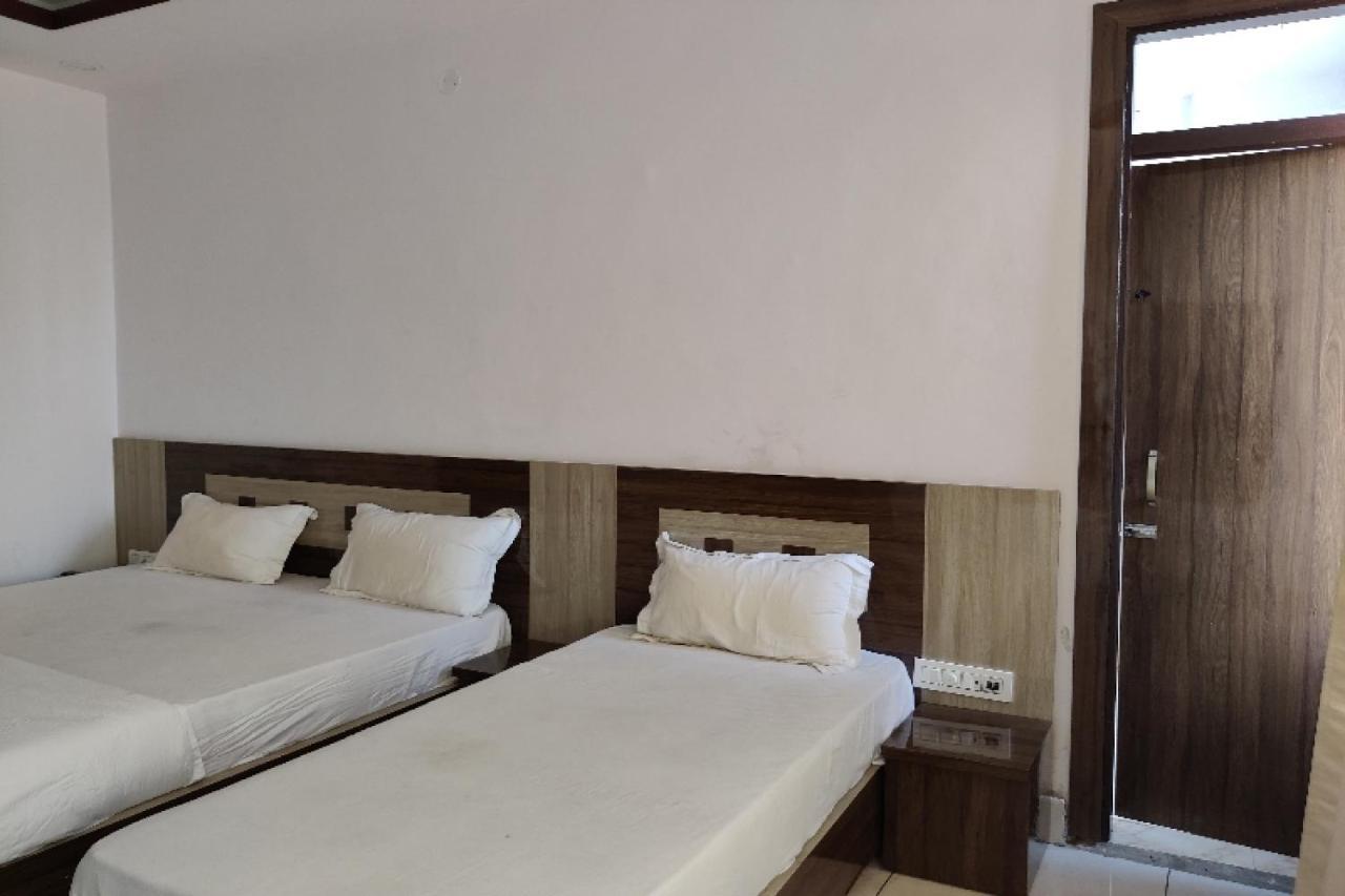 Oyo Hotel Laksh Kurukshetra Kültér fotó