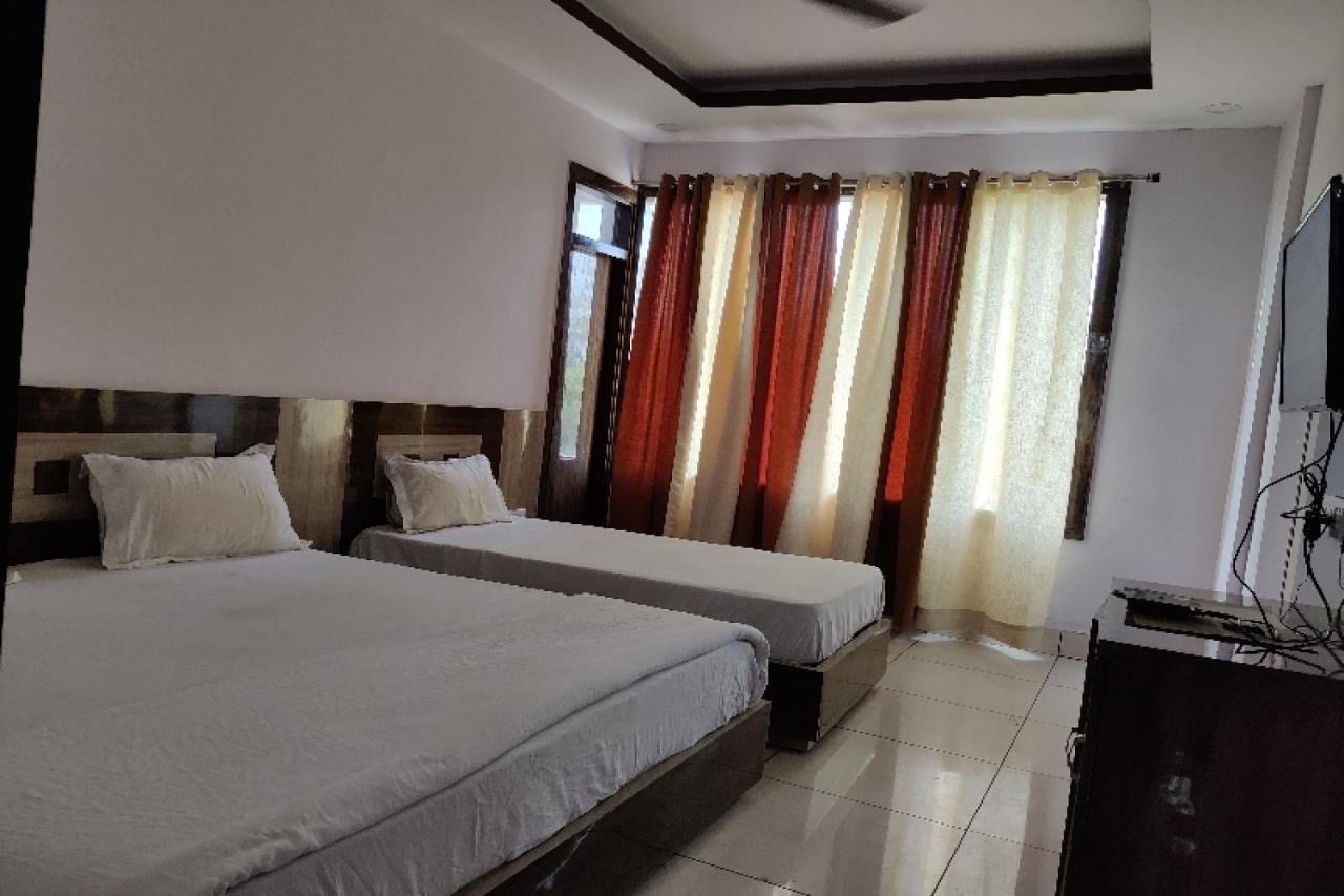 Oyo Hotel Laksh Kurukshetra Kültér fotó