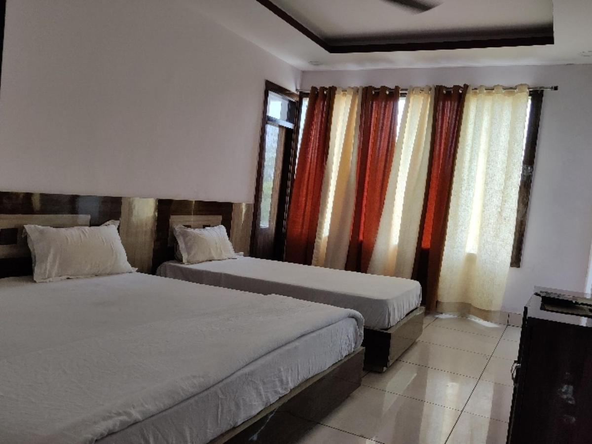 Oyo Hotel Laksh Kurukshetra Kültér fotó
